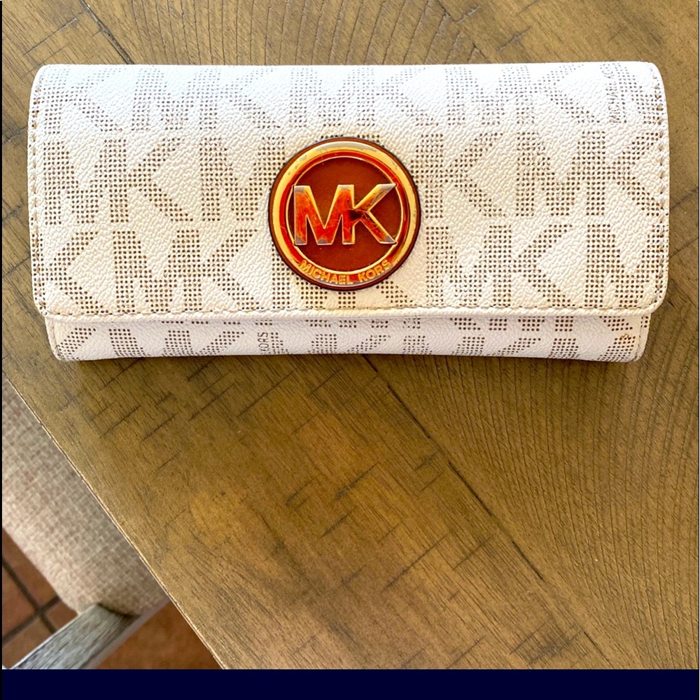 Michael Kors Fulton Caryall Wallet